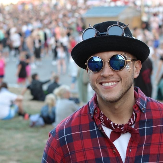 Tenue-festival-pour-un-look-electro