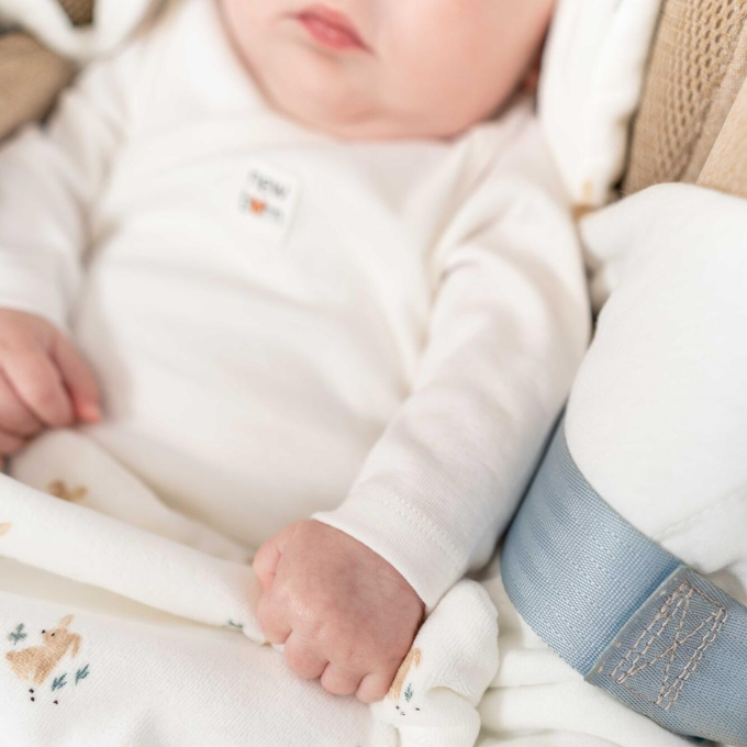 combi-pilote-ou-manteau-pour-un-bebe