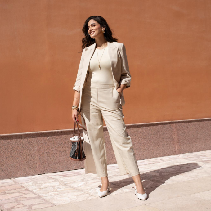 tailleur-pantalone-beige